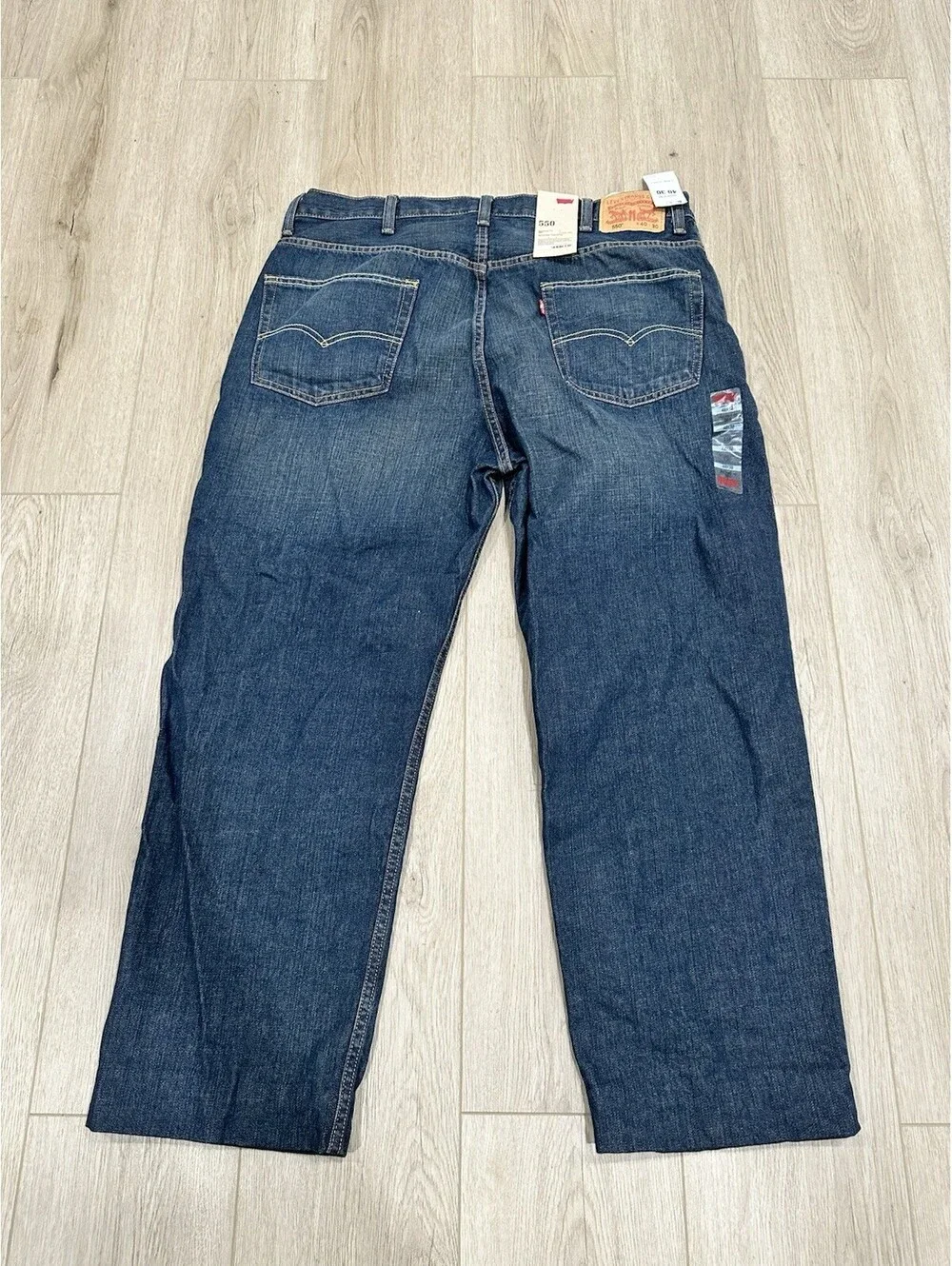 NWT Levi's Men's 550 Relaxed Fit Straight Leg Denim Jeans Size 40x28 Blue